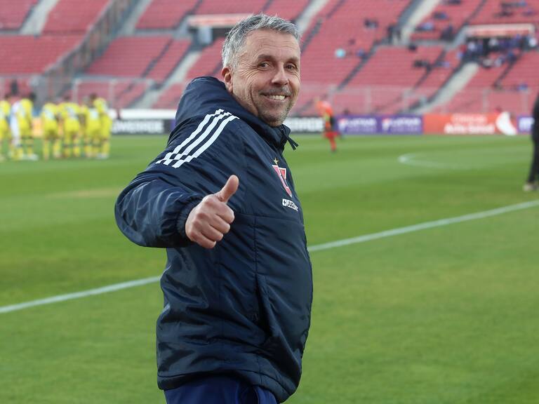 Gustavo Álvarez avisa que la U está lista para jugar tres veces a la semana: “Estamos preparados para la exigencia”