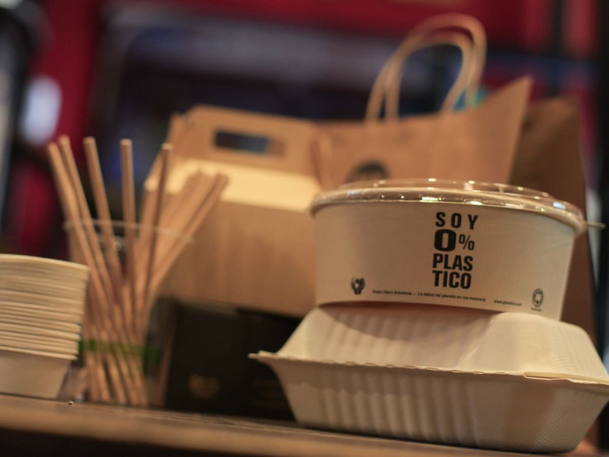 Ahora puedes pedir comida en restaurantes con asistente de inteligencia artificial vía Whatsapp