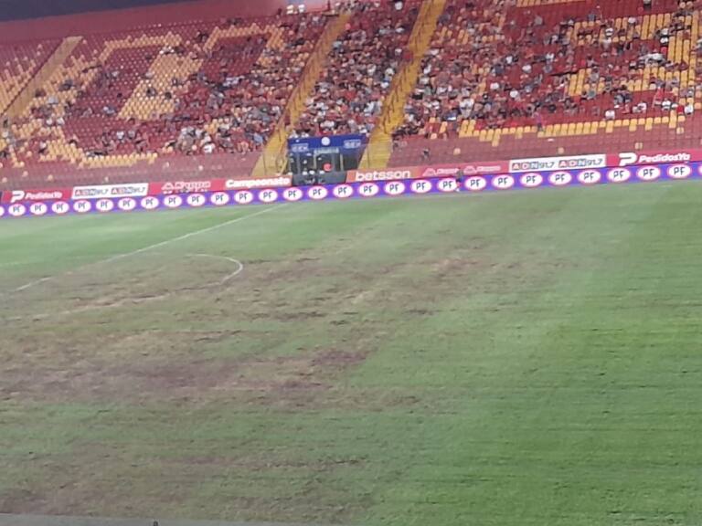 Unión Española determina no usar Santa Laura hasta marzo para recuperar el césped del recinto