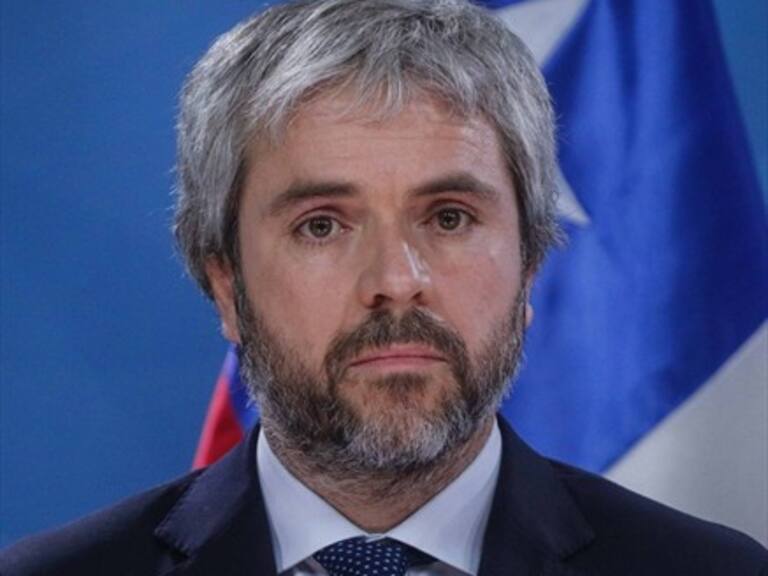 Blumel a partidos políticos por nueva Constitución: Todos tenemos que ceder un poco