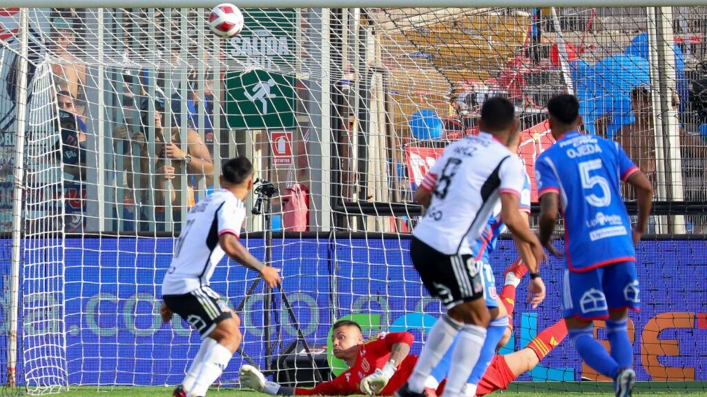 La clara ocasión que dispuso Colo Colo en el primer tiempo del Superclásico