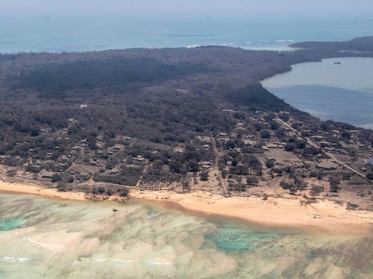 Imagen de la isla Nomuka de Tonga captada por la fuerza aérea de Nueva Zelanda