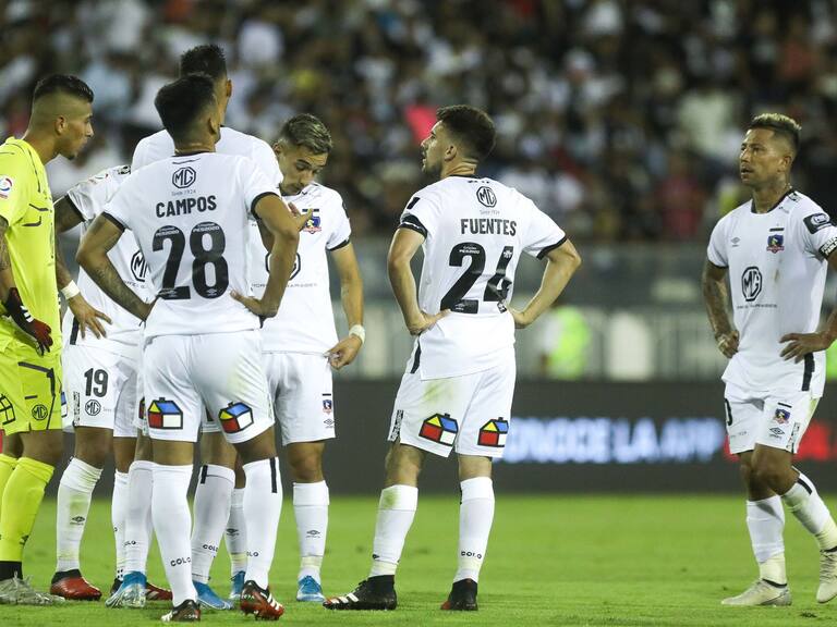 Líderes del plantel de Colo-Colo llegaron al Monumental para definir ajustes salariales
