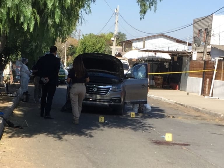 Sujeto muere tras ser abatido por Carabineros en Estación Central: amenazó con un arma a los policías