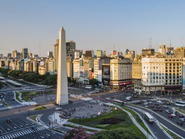 Argentina: inflación interanual supera el 100% por primera vez en 32 años