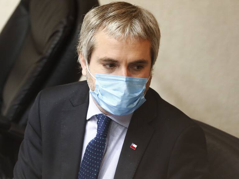 Blumel aseguró que proyecto de retiro del 10% de las AFP es “altera el funcionamiento de nuestra institucionalidad”