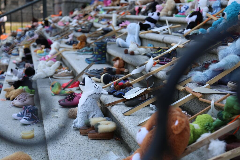 Canadienses recuerdan a los niños muertos en internados religiosos