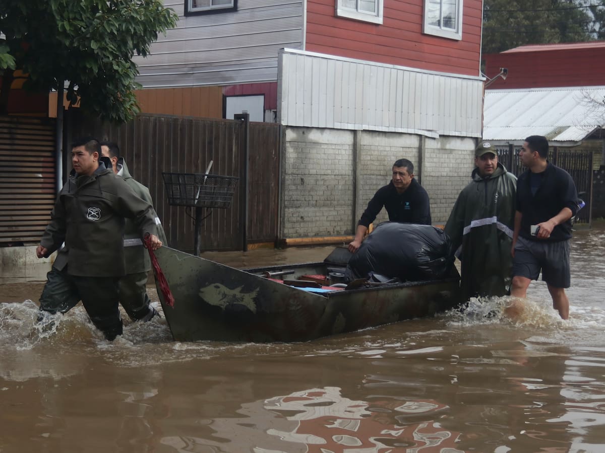 Sistema frontal en La Araucanía: más de 9 mil personas permanecen aisladas y anuncian nuevas nevadas