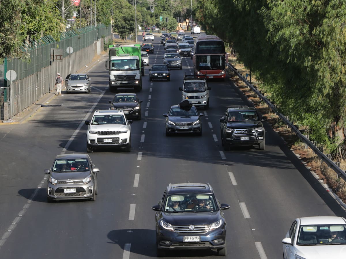 Esto cuesta el permiso de circulación de los 10 autos más vendidos en Chile