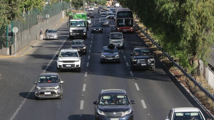 Esto cuesta el permiso de circulación de los 10 autos más vendidos en Chile