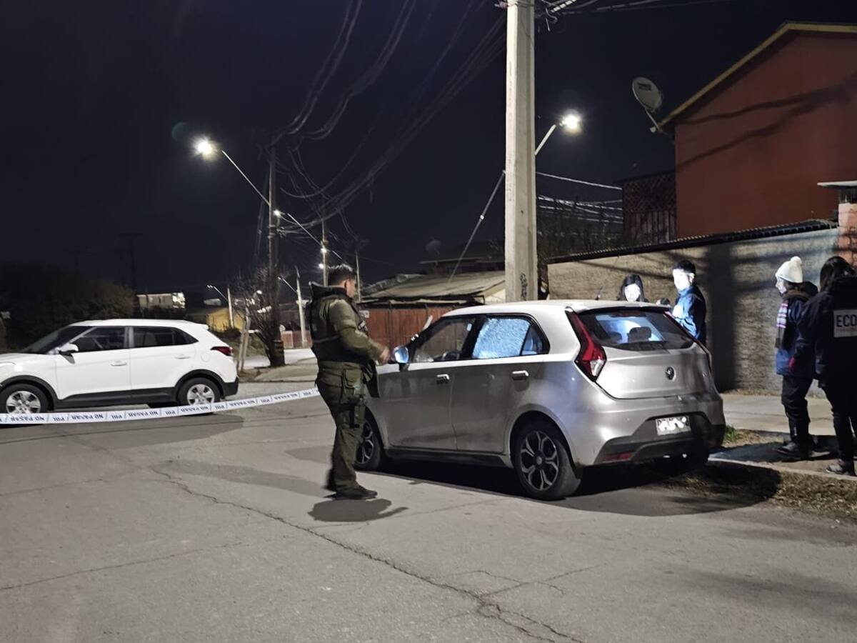 Joven de 21 años muere tras ser baleado dentro de un auto en Puente Alto