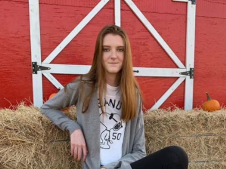 Ella es Maci Currin, la joven con las piernas más largas de todo el mundo