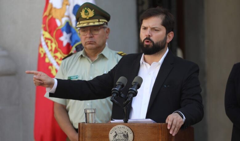 Presidente Boric reitera apoyo a Carabineros