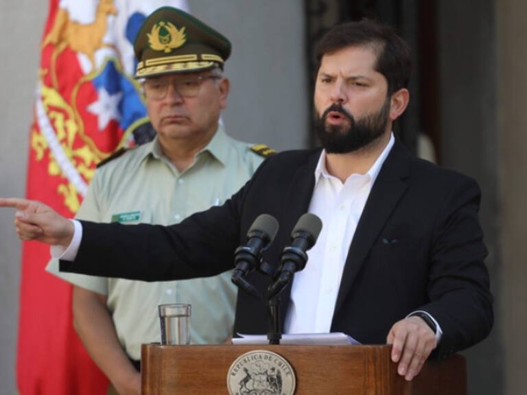 Presidente Boric reitera apoyo a Carabineros