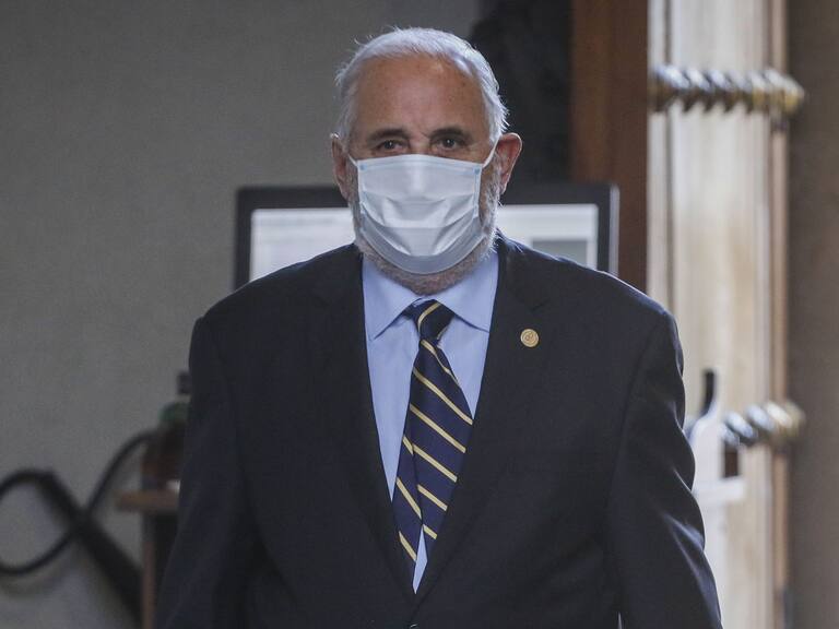 9 de octubre del 2020/SANTIAGOJorge Abbott, Fiscal Nacional, llega al Palacio de La moneda, para participar de la Comisión para la Reforma de Carabineros, que es encabezada por el Presidente de la Republica.
FOTO: SEBASTIAN BELTRAN GAETE/AGENCIAUNO