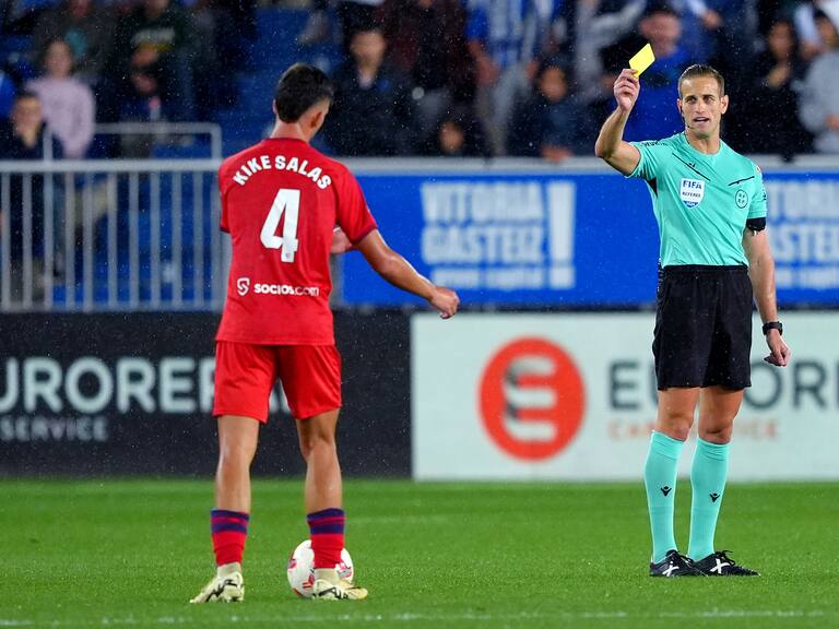 Jugador del Sevilla FC fue detenido por forzar tarjetas amarillas para beneficiar a sus conocidos en apuestas ilegales