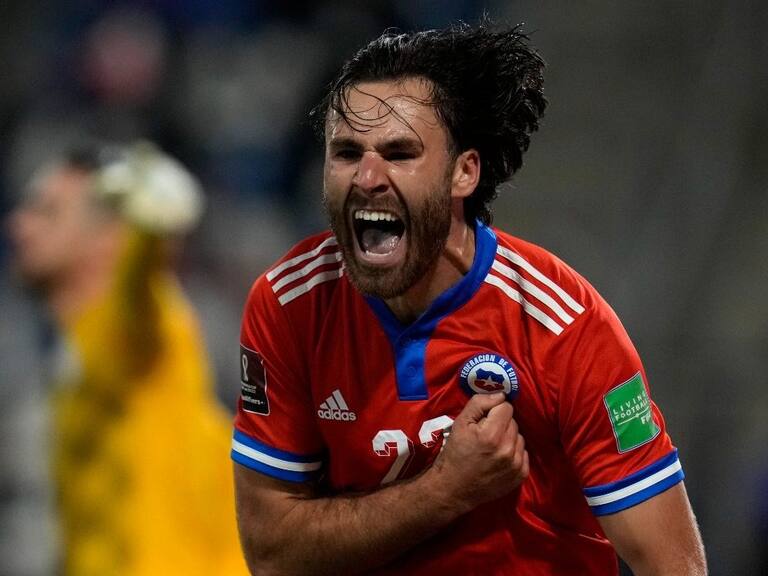 Juan Cristobal Guarello alabó a Ben Brereton: "Saca el máximo provecho de lo que tiene y no le hace el quite al sacrificio"