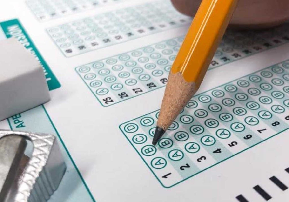 Bajo desempeño y desigualdad: estudio analiza las brechas de Lectura que dejó PISA 2025 en América Latina y el Caribe