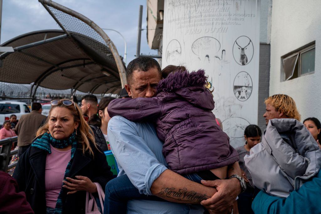 Migrantes venezolanos llegan a EEUU para solicitar asilo