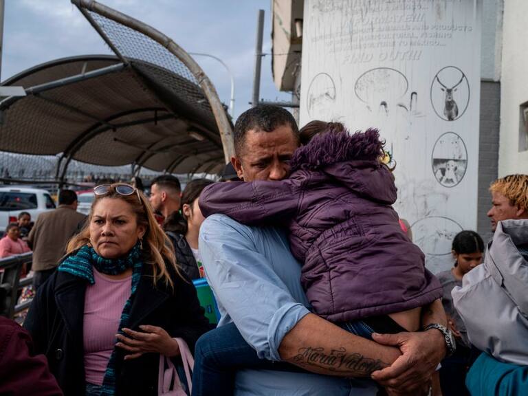 Migrantes venezolanos llegan a EEUU para solicitar asilo