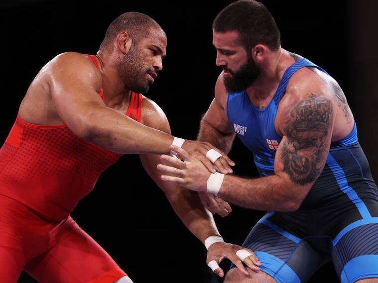 Yasmani Acosta perdió en semifinales de la lucha grecorromana pero irá por el bronce en Tokio 2020