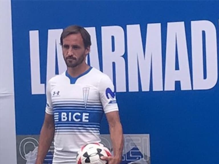 Universidad Católica presentó su nueva camiseta con innovador diseño para la temporada 2020