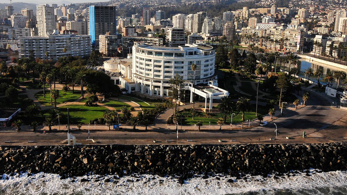 Vecino de Viña del Mar se quejó ante la justicia por las luces del Casino: Corte interviene y ordena radical cambio en el recinto