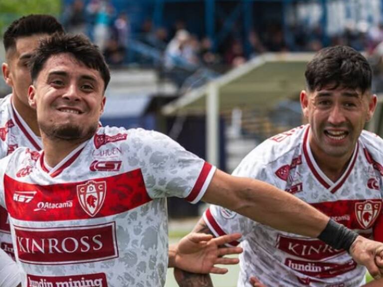 Deportes Copiapó se hace fuerte en Santiago y recupera parcialmente el liderato de la Primera B