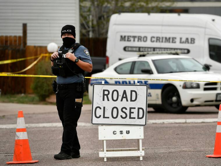 La policía custodia la escena del crimen en Colorado Springs