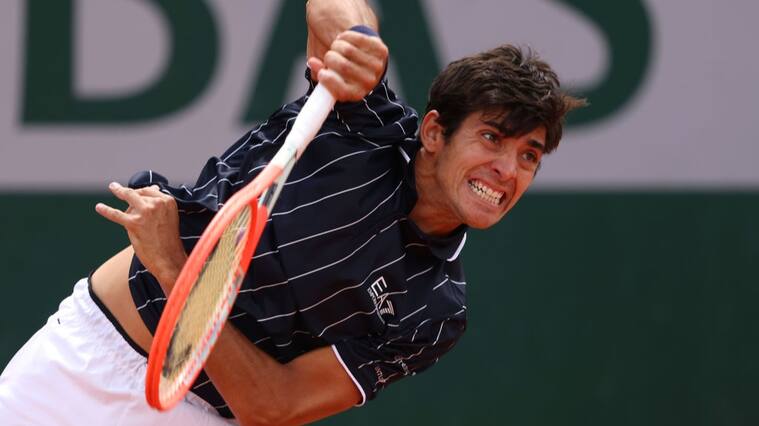 Cristian Garin se sobrepone a un mal inicio ante Tommy Paul y avanza a la segunda ronda de Roland Garros