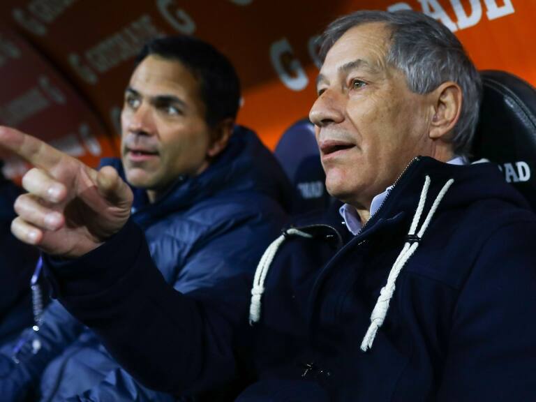 El crudo análisis de Ariel Holan al fútbol formativo de Chile: "Estamos muy lejos de las potencias mundiales"