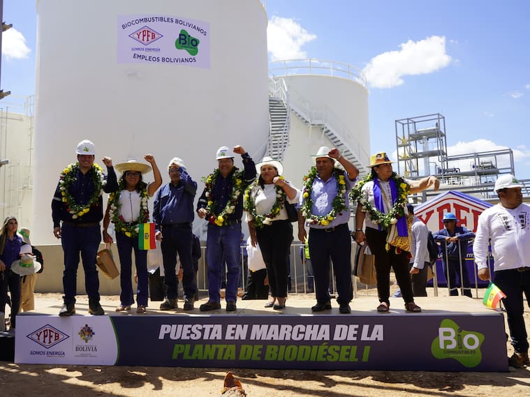 El presidente de Bolivia, Luis Arce, es el invitado principal en la inauguración de la primera planta de biocombustible, Biodiesel I ubicada en Santa Cruz.