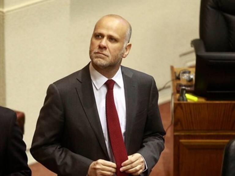 Elizalde advierte que parte de la propuesta de Piñera para el Sename ya se discute en el Congreso