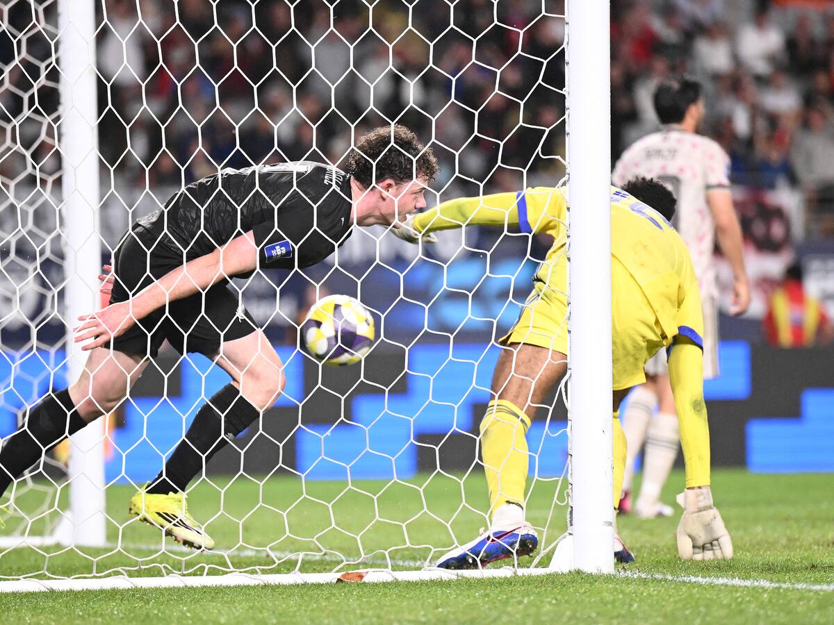 Solo y al lado del arco: el tercer tanto de Nueva Zelanda para decretar la goleada ante Chile
