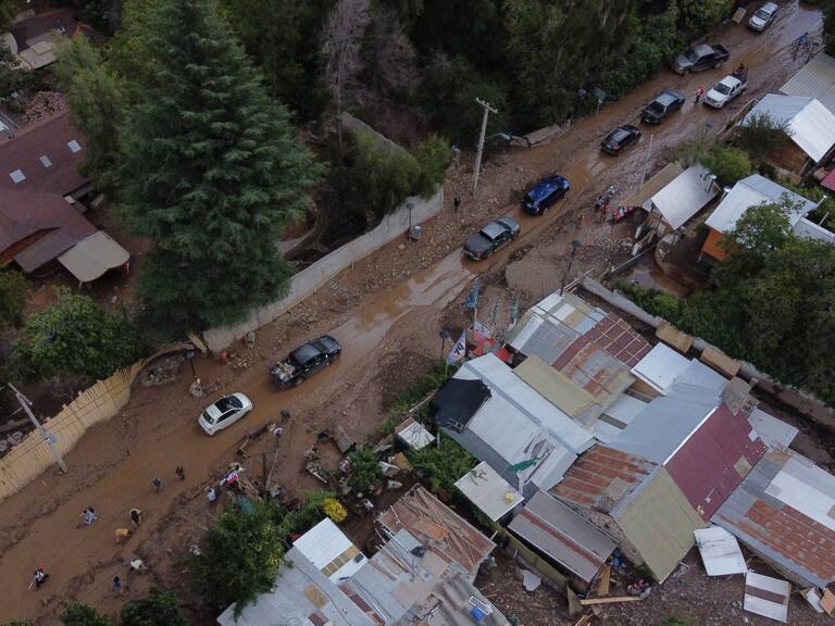 Sistema frontal: Onemi informó que hay 777 personas damnificadas y más de 24 mil clientes sin luz