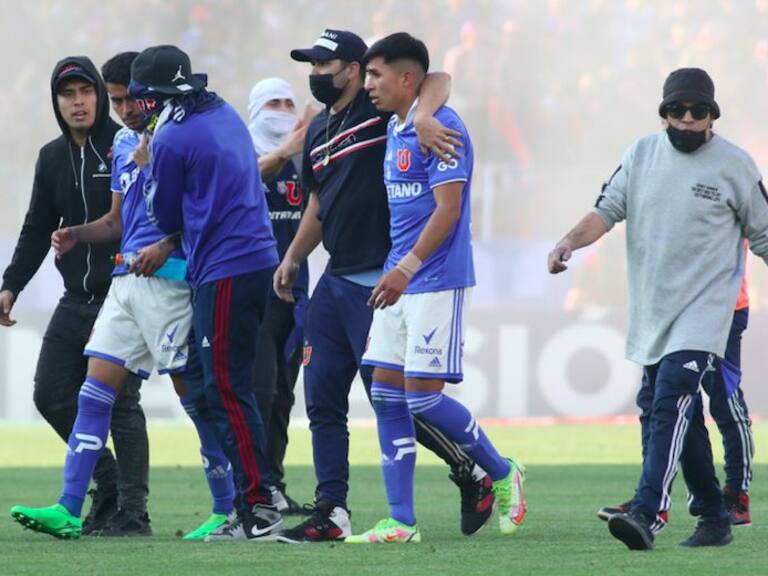 Clásico Universitario: captan agresión de 'hincha' a guardia