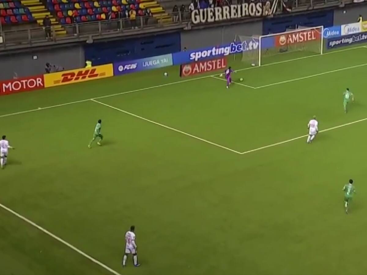 Un ex Colo Colo vuelve a Chile y protagoniza el blooper de la fecha en la Copa Sudamericana: ¡insólito autogol!