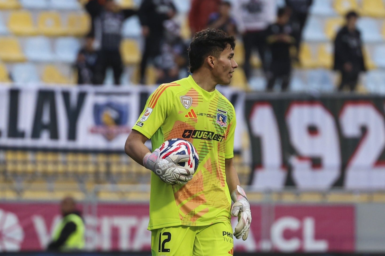 @ColoColo