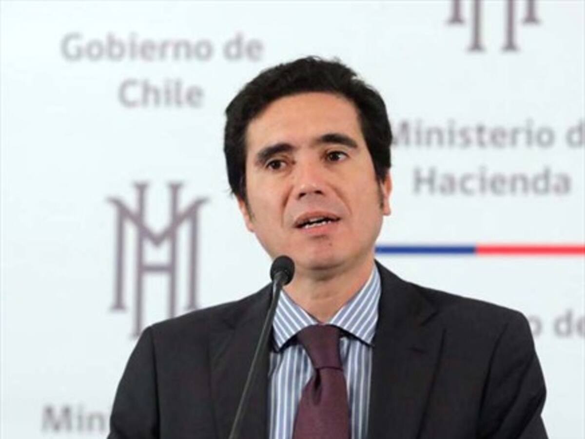 Ministro Briones y caída de Imacec: «Tenemos una situación económica compleja»
