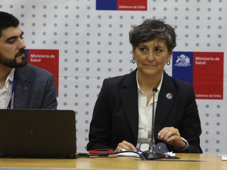 «Lo que tienen que definir las isapres es un plan de pagos»: ministra de Salud asegura que próxima semana ingresará ley corta de isapres