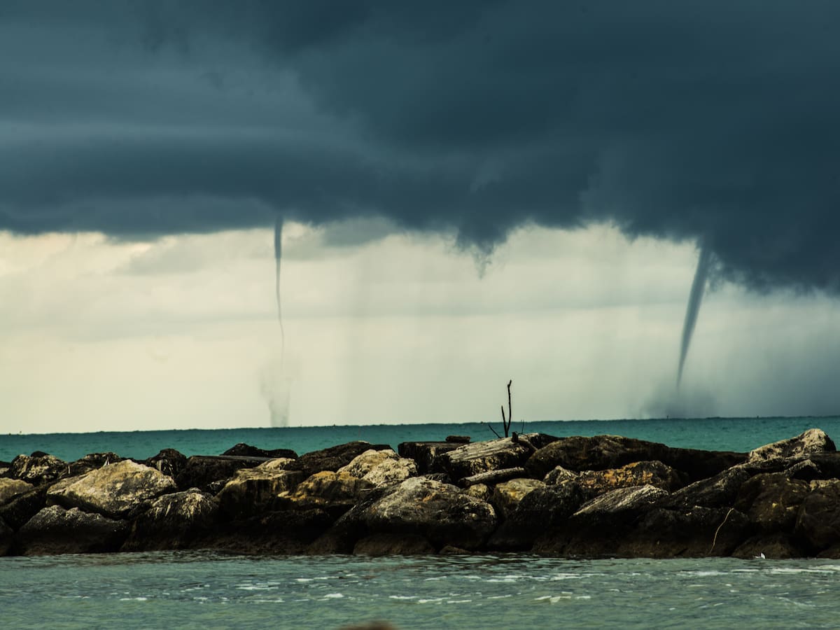 Senapred emite alerta por riesgo de trombas marinas en la región de La Araucanía