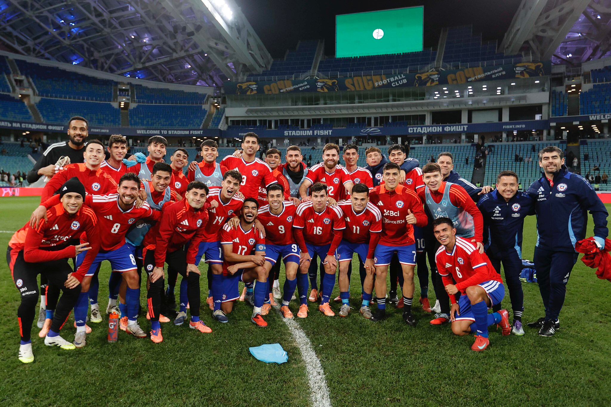 Chile derrotó a Perú y sumó tres victorias al hilo