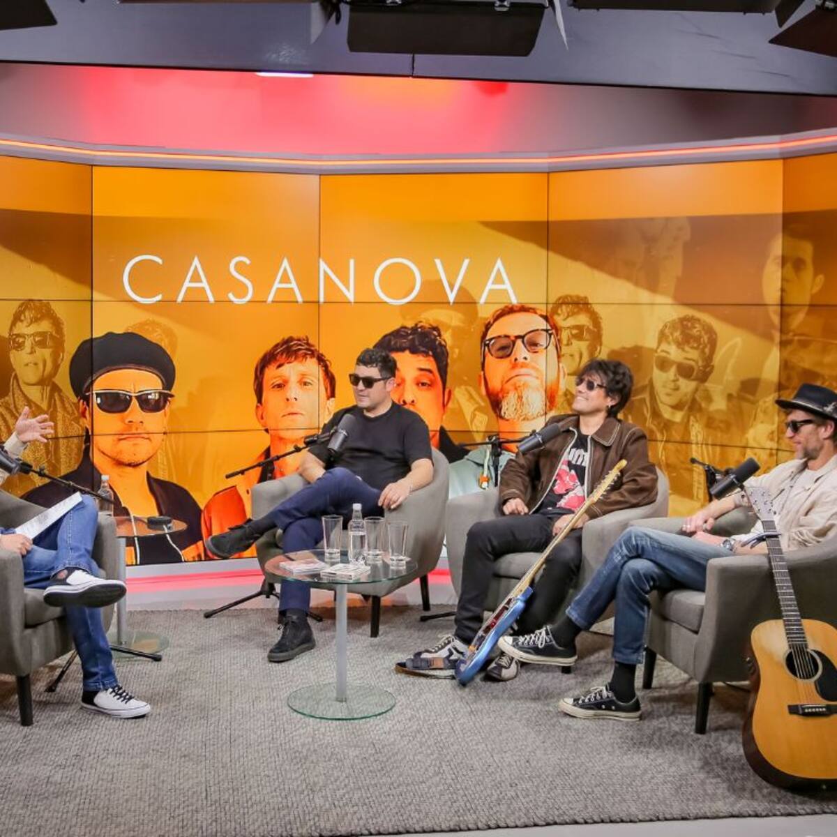Cuerdas al aire: Casanova regresa y celebra su primer disco con vinilo conmemorativo