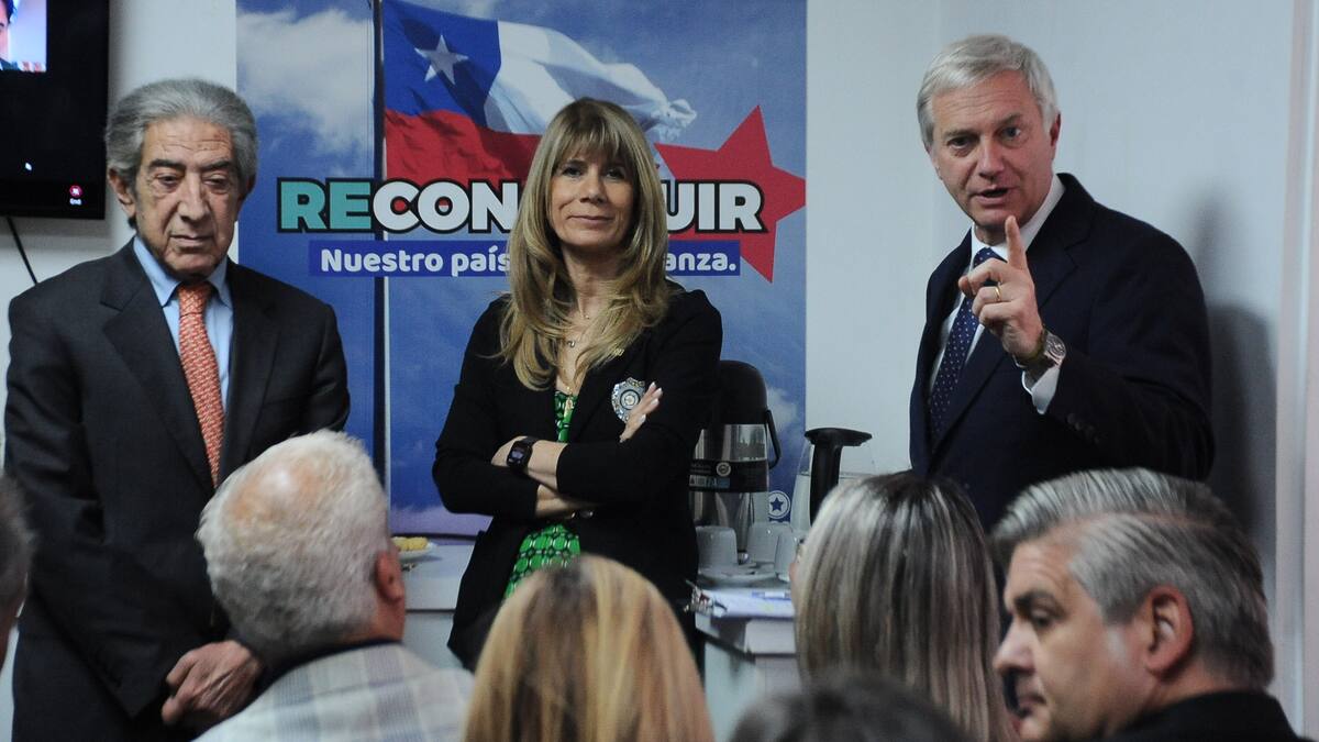 Demócratas entrega apoyo a Kast para la segunda vuelta presidencial: “Invitamos a los chilenos a votar por esperanza”