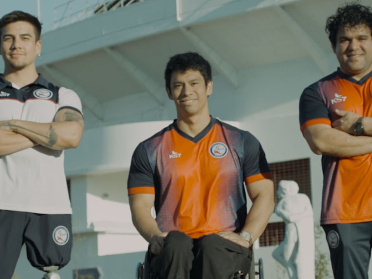 El para powerlifting los unió: La historia de los tres deportistas del Team Parachile en la apertura de Teletón 2023