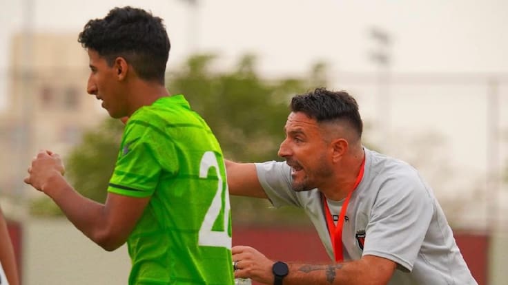 Dirige en Arabia Saudita, es familiar de una leyenda de Colo Colo y sueña con dirigir a los albos: “Un toque europeo podría aportar un valor añadido”