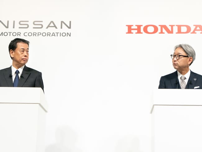 Los máximos gerentes de las compañías automotrices Nissan y Honda negocian una eventual fusión en la ciudad de Tokio en Japón