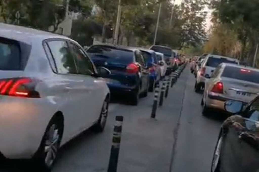 Conductores en ciclovía de ñuñoa