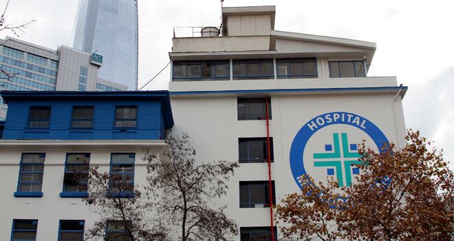 Hospital Metropolitano reduce atención por construcción de estacionamientos de Costanera Center