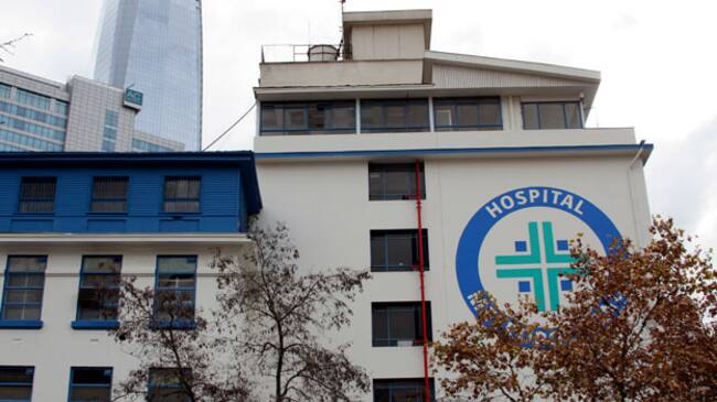 Hospital Metropolitano reduce atención por construcción de estacionamientos de Costanera Center